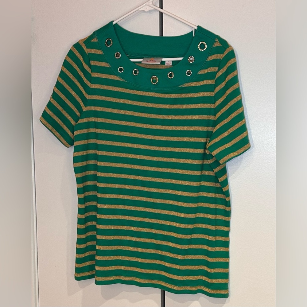 Quacker Factory Emerald and Gold Embellished Top. Size L